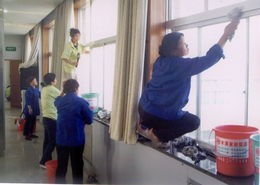 秦淮區(qū)大明路卡子門附近保潔公司新裝修開荒保潔日常打掃擦玻璃